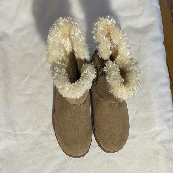Universal Thread Suede Boots, Size 7 - Picture 1 of 8